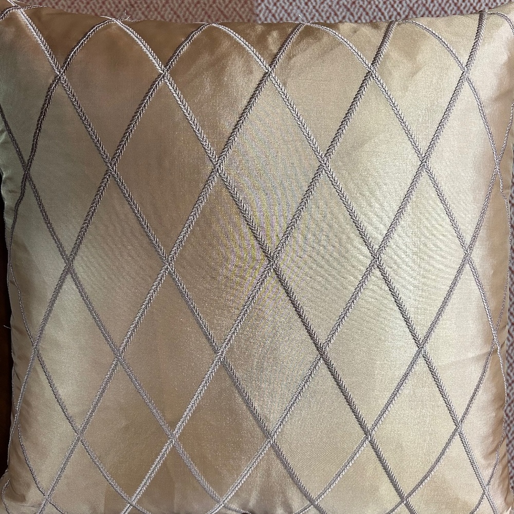 Silk pillow